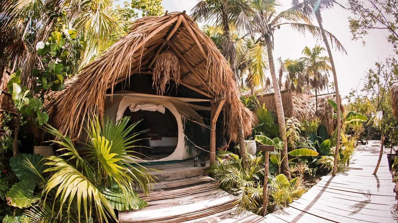 Uman Glamping & Cenote Tulum Hotel